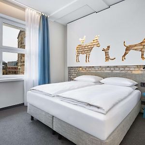 Standard Zimmer mit Kingsize-Bett